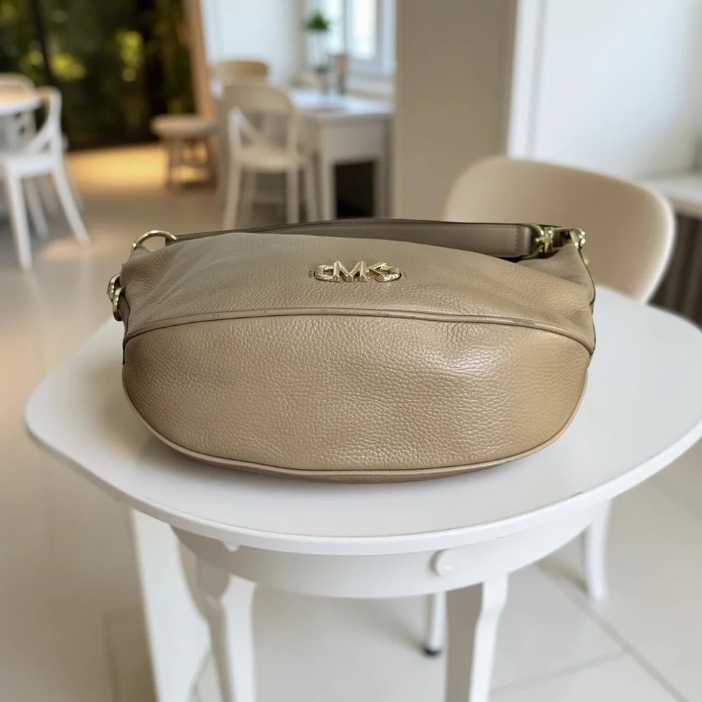 Authentic Michael Kors Izzy Camel Convertible Leather Shoulder Bag Crossbody
